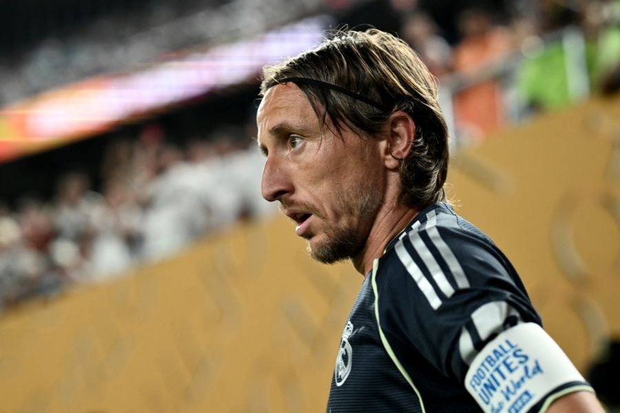 Real Madrid noi gian voi FIFA hinh anh