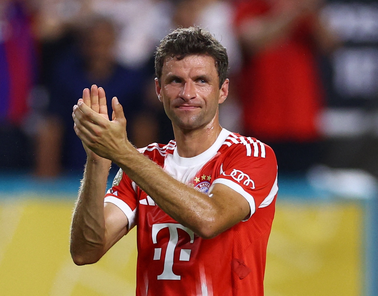 Muller chi trich Liverpool hinh anh