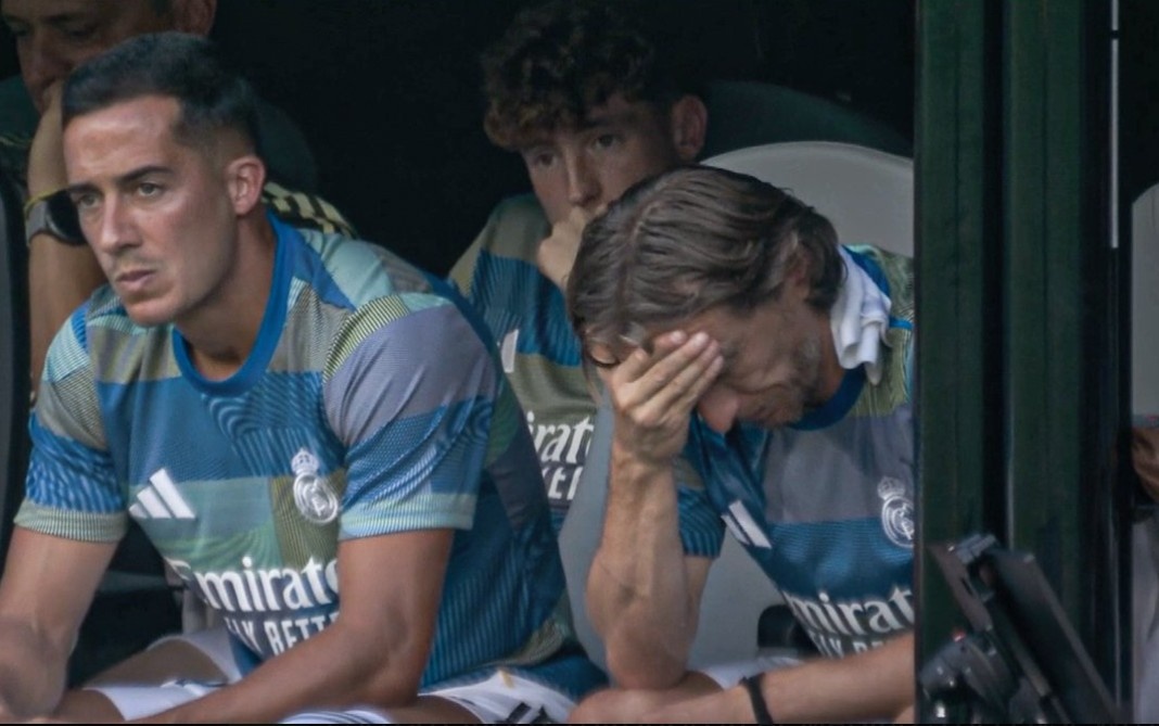 Phan ung cua Modric khi Real thua dam hinh anh