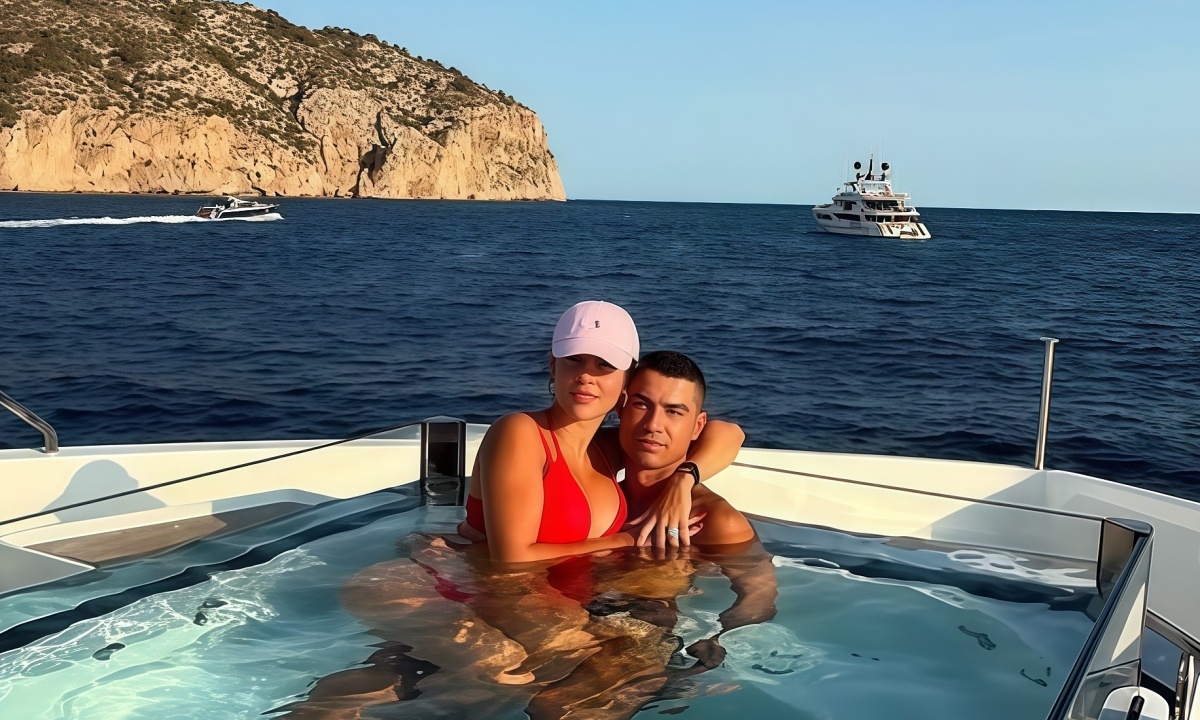 Ky nghi he dat do cua Ronaldo hinh anh