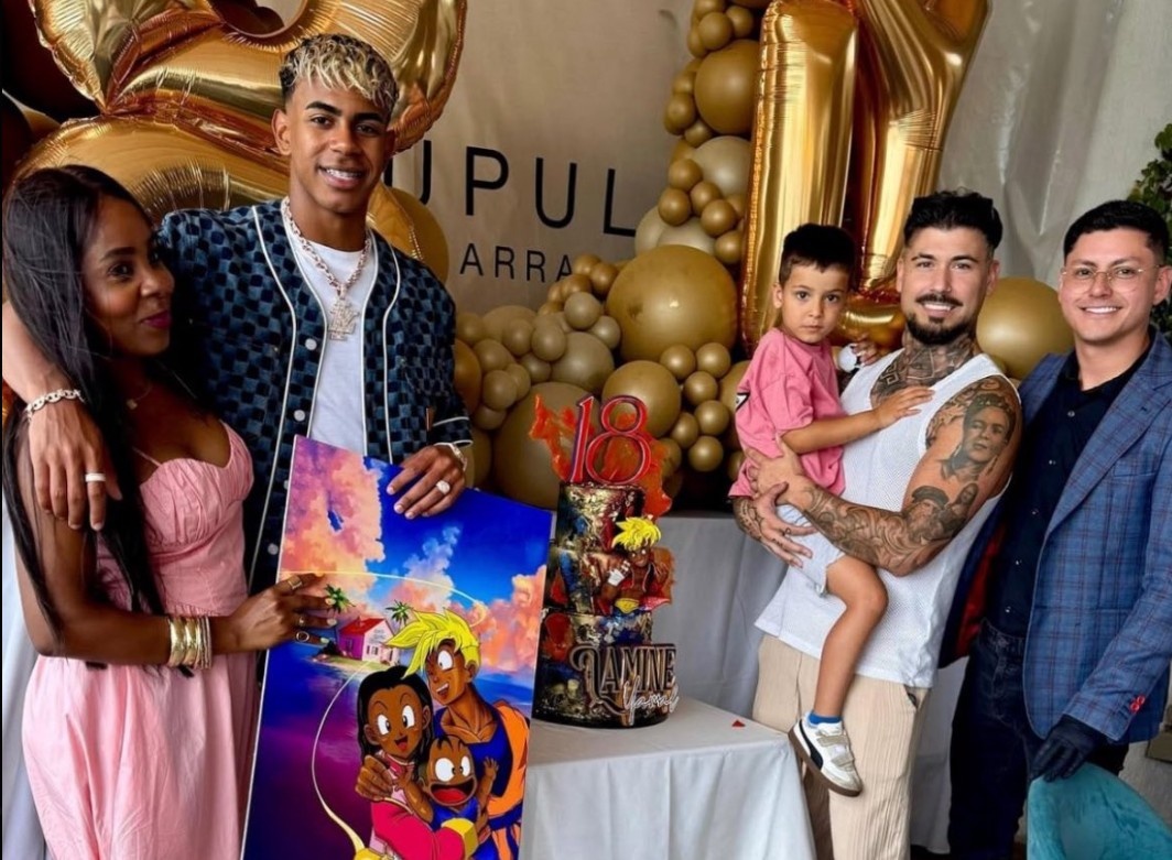 Tiec sinh nhat gay chu y cua Yamal hinh anh