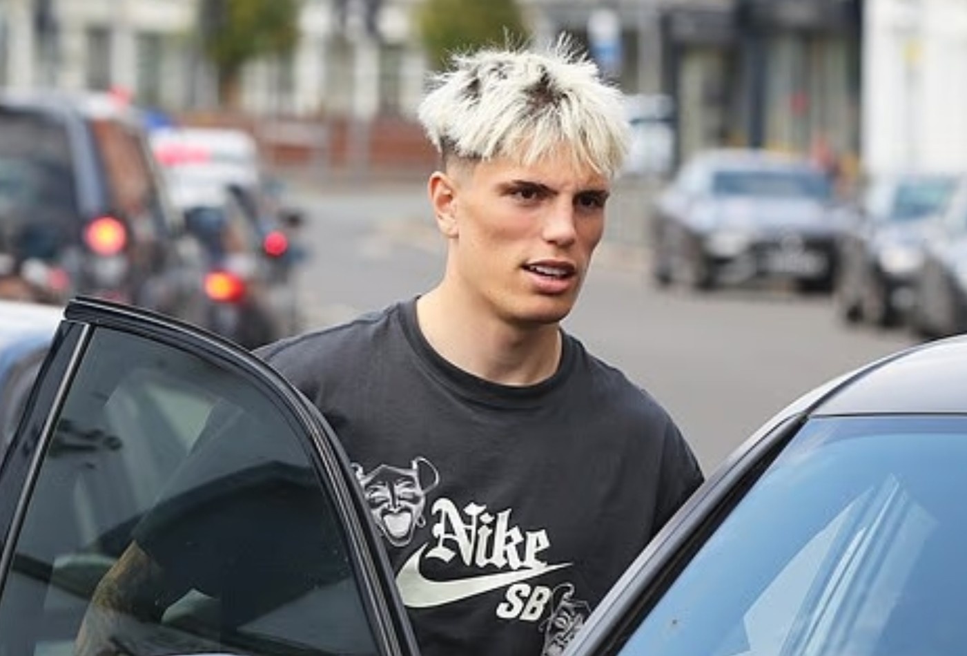 Garnacho lan dau lo dien khi bi MU gach ten hinh anh