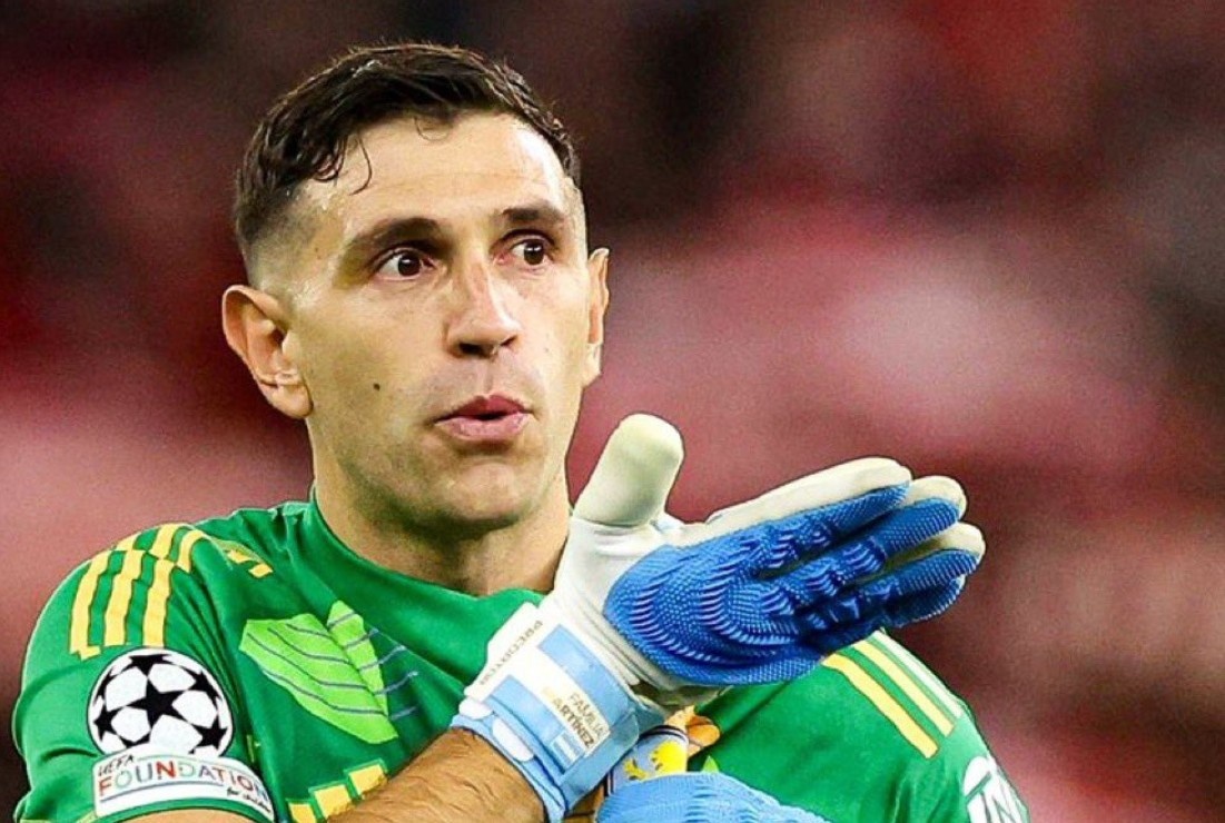 MU coi chung mac sai lam voi Martinez hinh anh