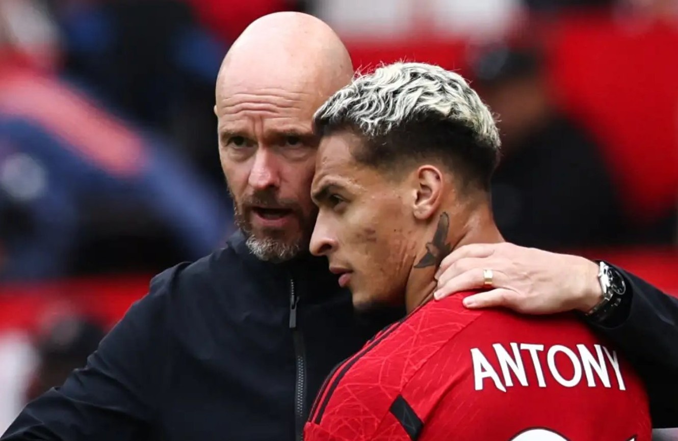 Fan MU keu goi Ten Hag giai cuu Antony hinh anh
