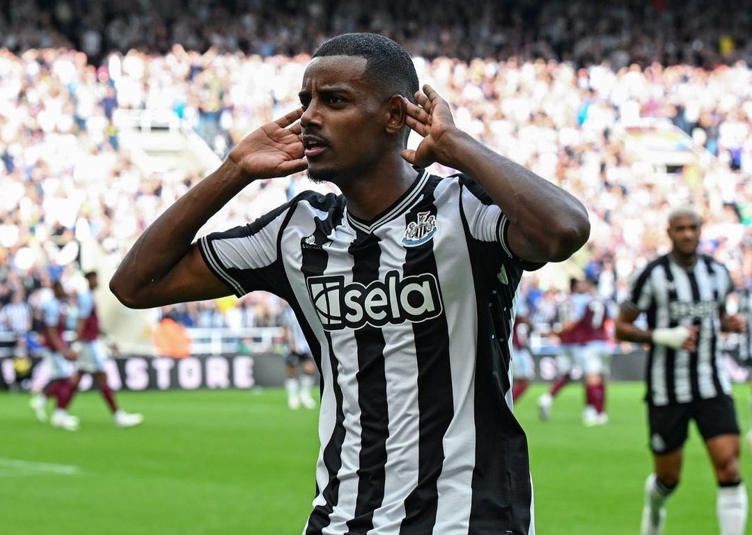 HLV Thuy Dien canh bao Liverpool su that ve the luc Isak hinh anh