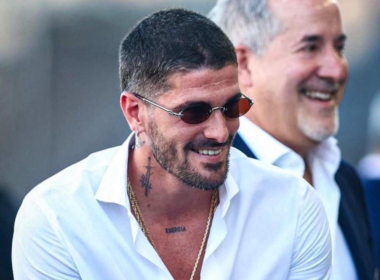 Dong doi Messi gay phan no hinh anh