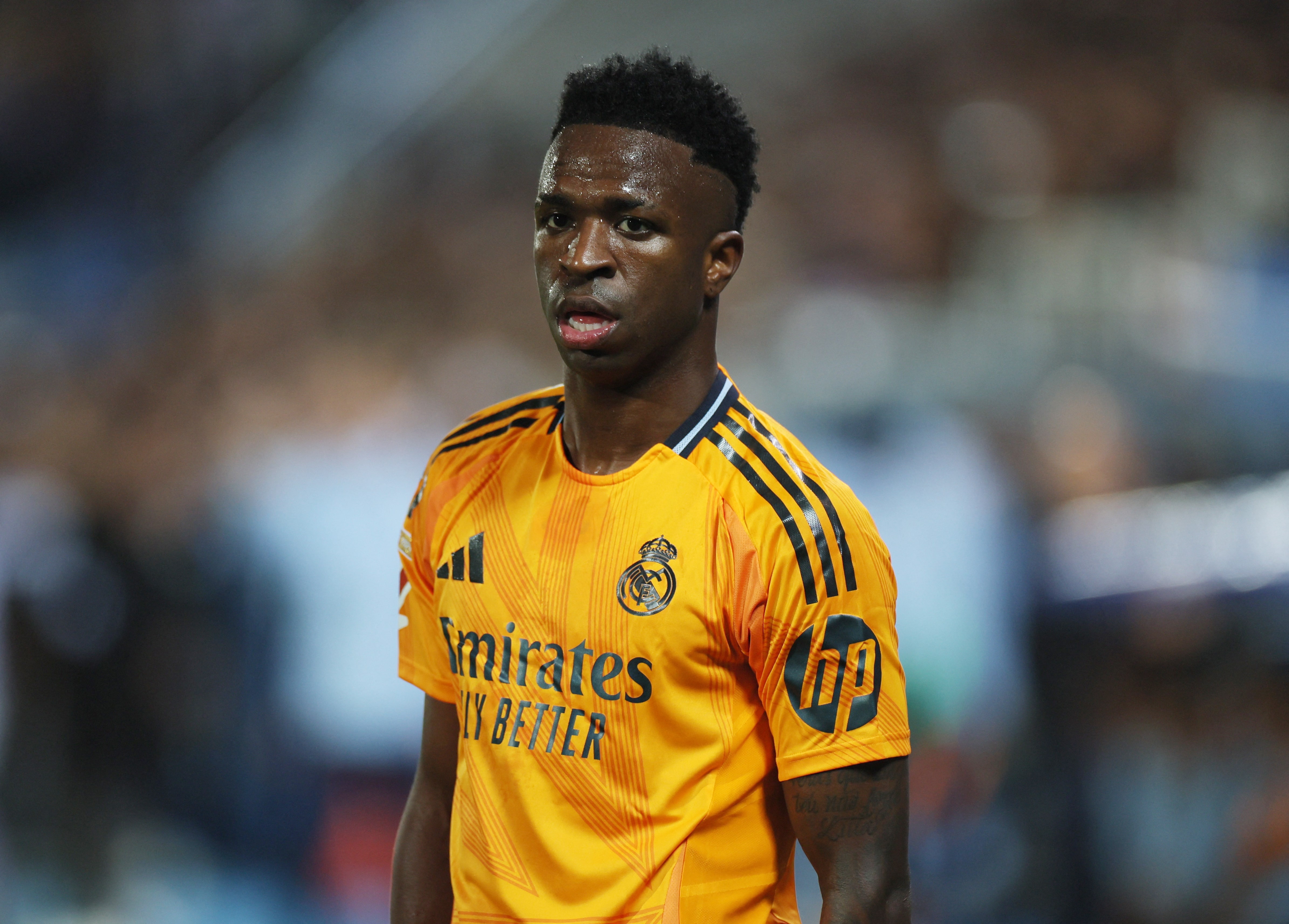 Vinicius im tieng, Real Madrid them noi lo hinh anh