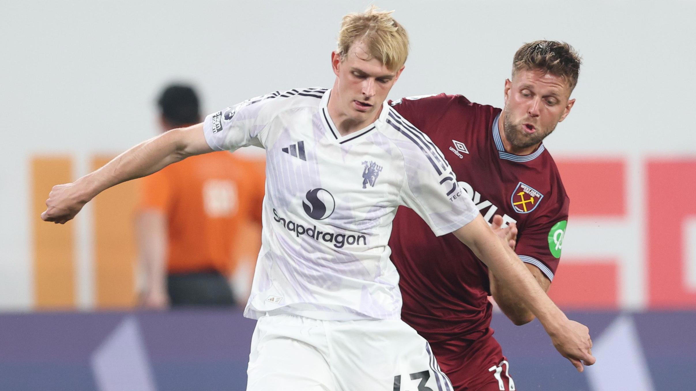 Them cau thu muon roi MU hinh anh