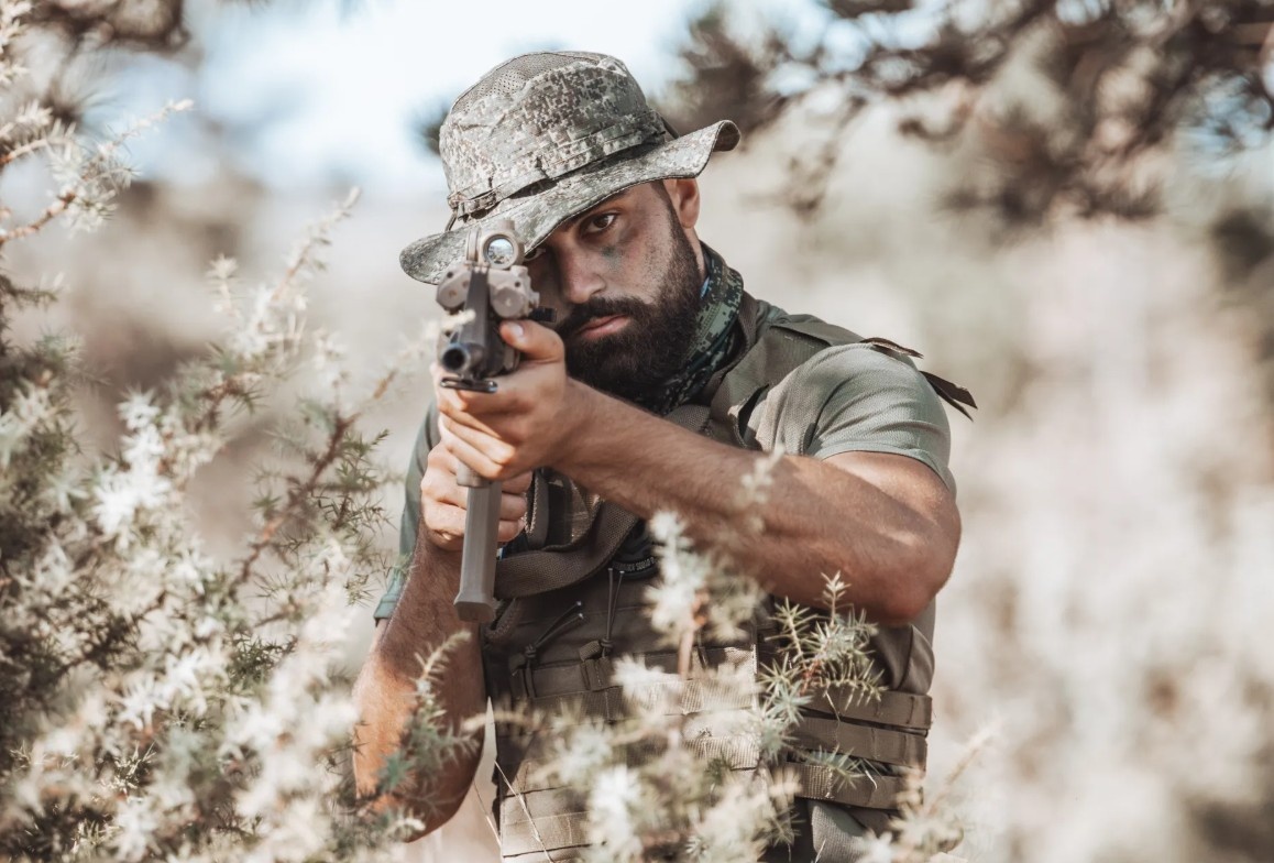 Dien mao gay ngo ngang cua sao Man City hinh anh