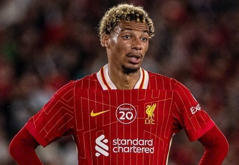 Tan binh dat gia cua Liverpool bi che cuoi hinh anh