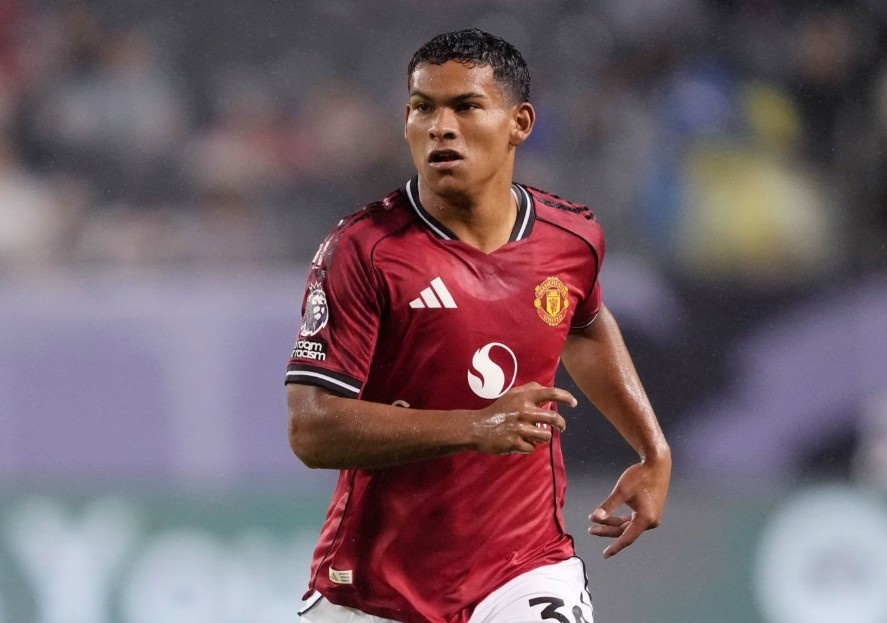 Tan binh MU kien tao hai huoc hinh anh