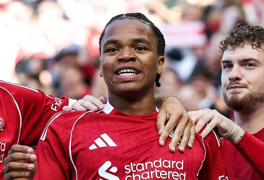 Tai nang 16 tuoi cua Liverpool gay ngo ngang hinh anh