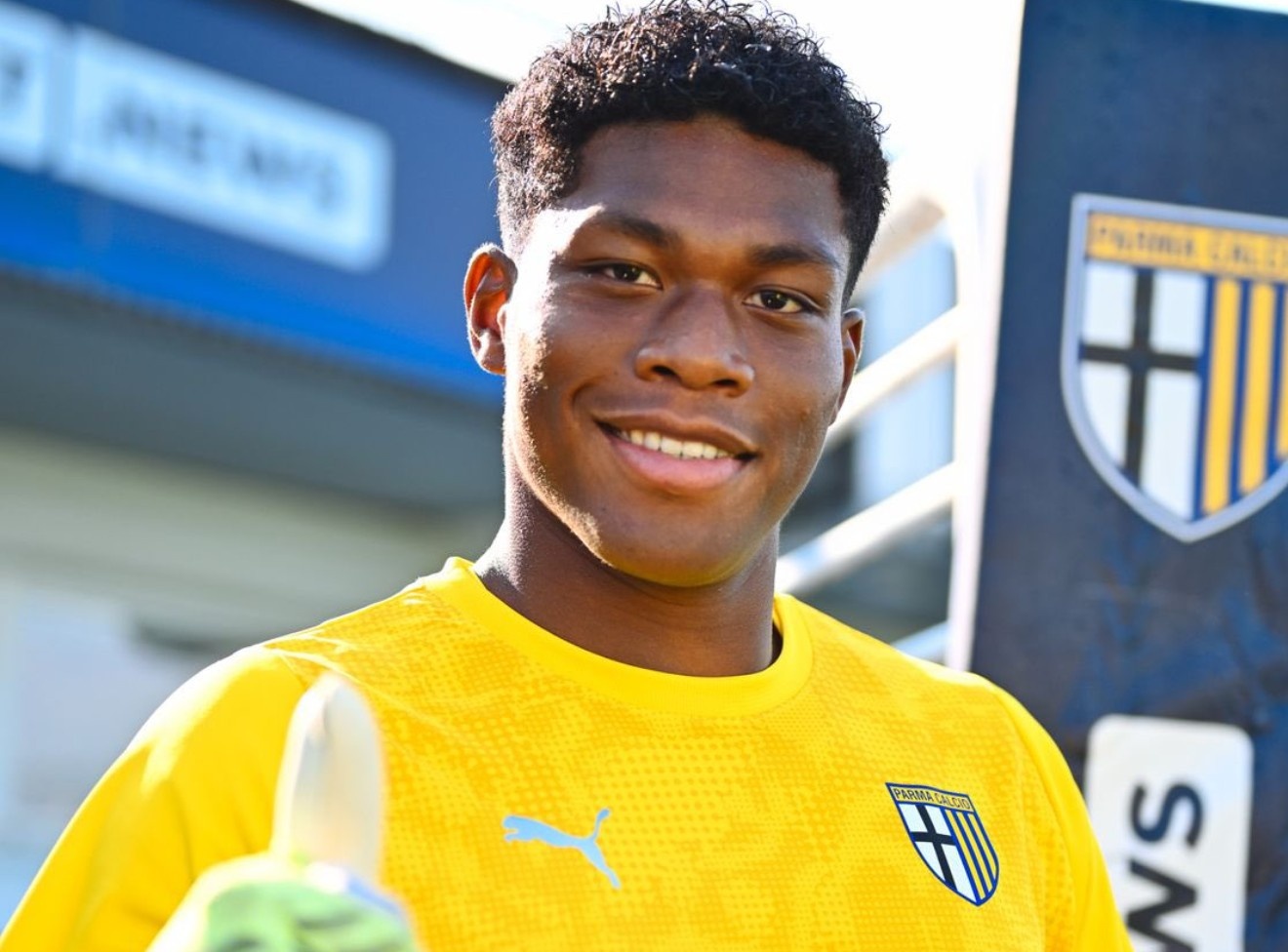 Thu mon Nhat Ban duoc moi chao den Premier League hinh anh