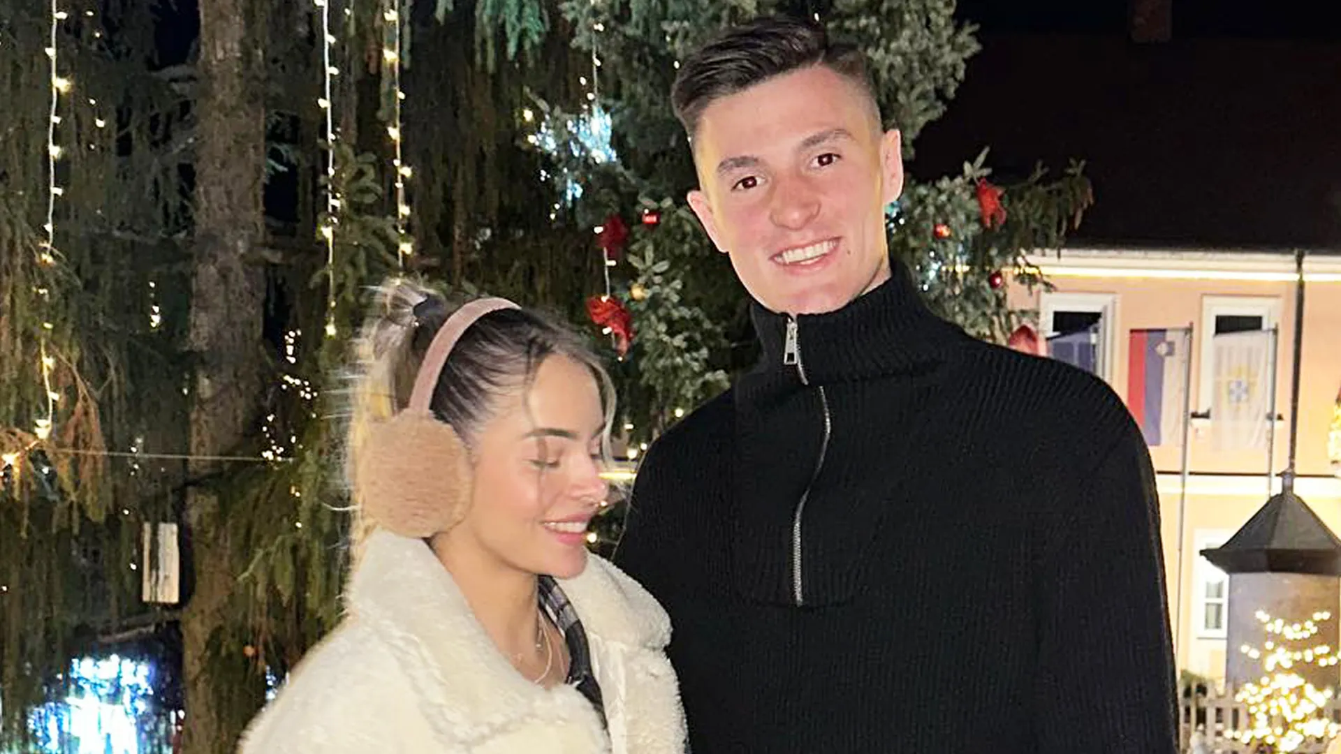 Anita theo chan Sesko toi Manchester hinh anh