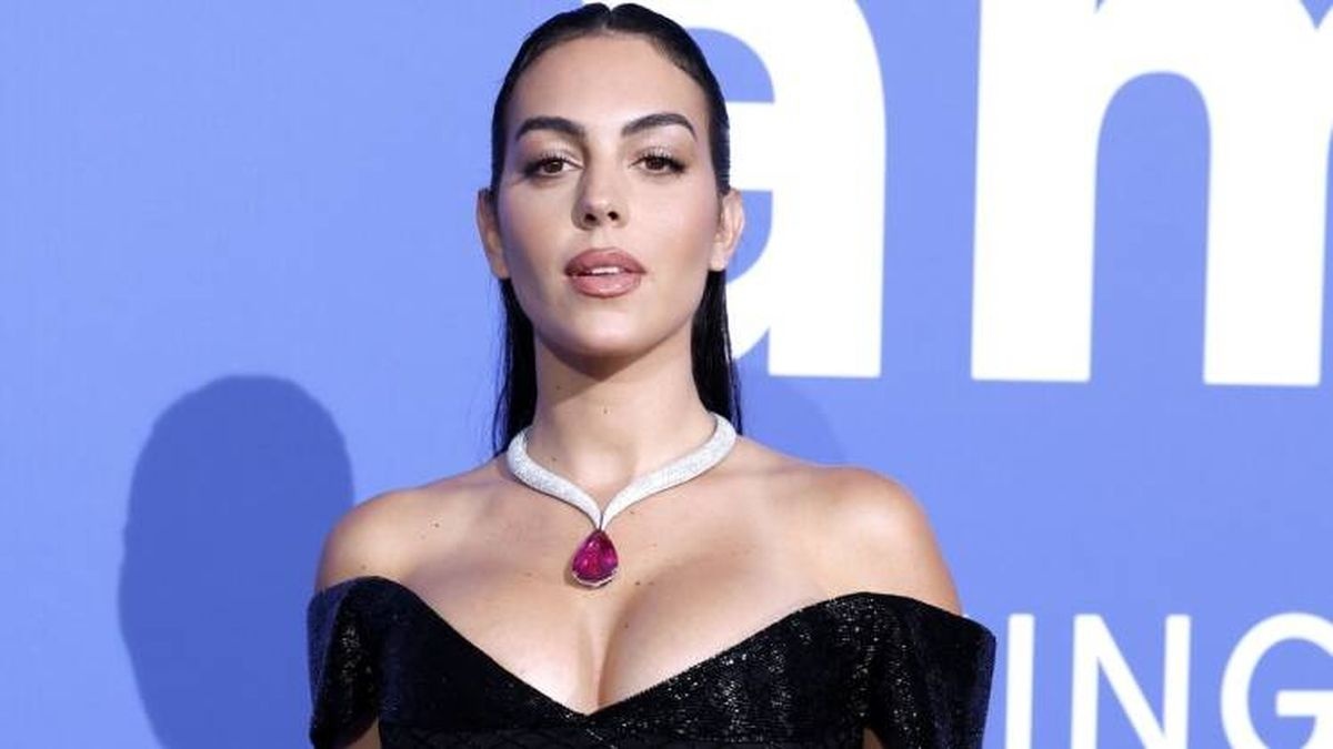 Georgina va hanh trinh tu xay de che hinh anh