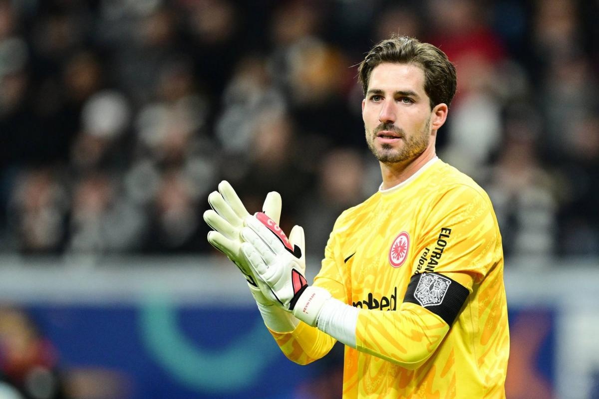 Cuu sao PSG bo Champions League de lam nguoi mau? hinh anh