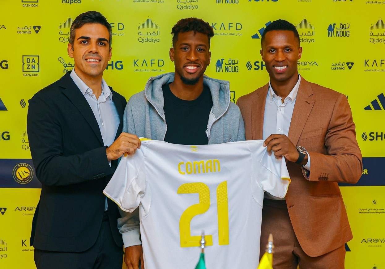 Coman doi doi khi lam dong doi Ronaldo hinh anh