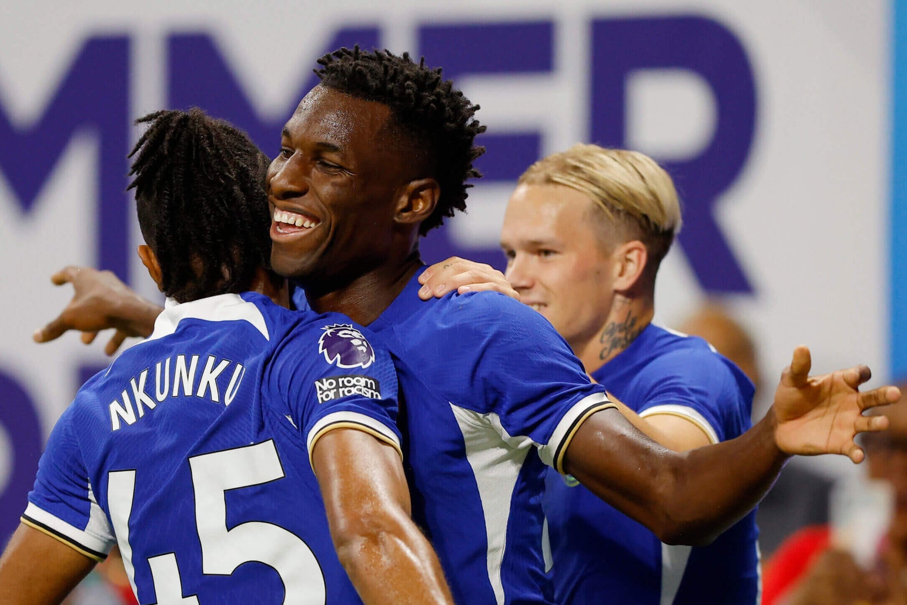 'Sieu doi hinh' du bi gan 300 trieu euro cua Chelsea hinh anh