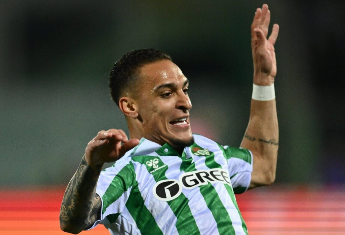 Antony len tieng truoc ngay roi MU hinh anh