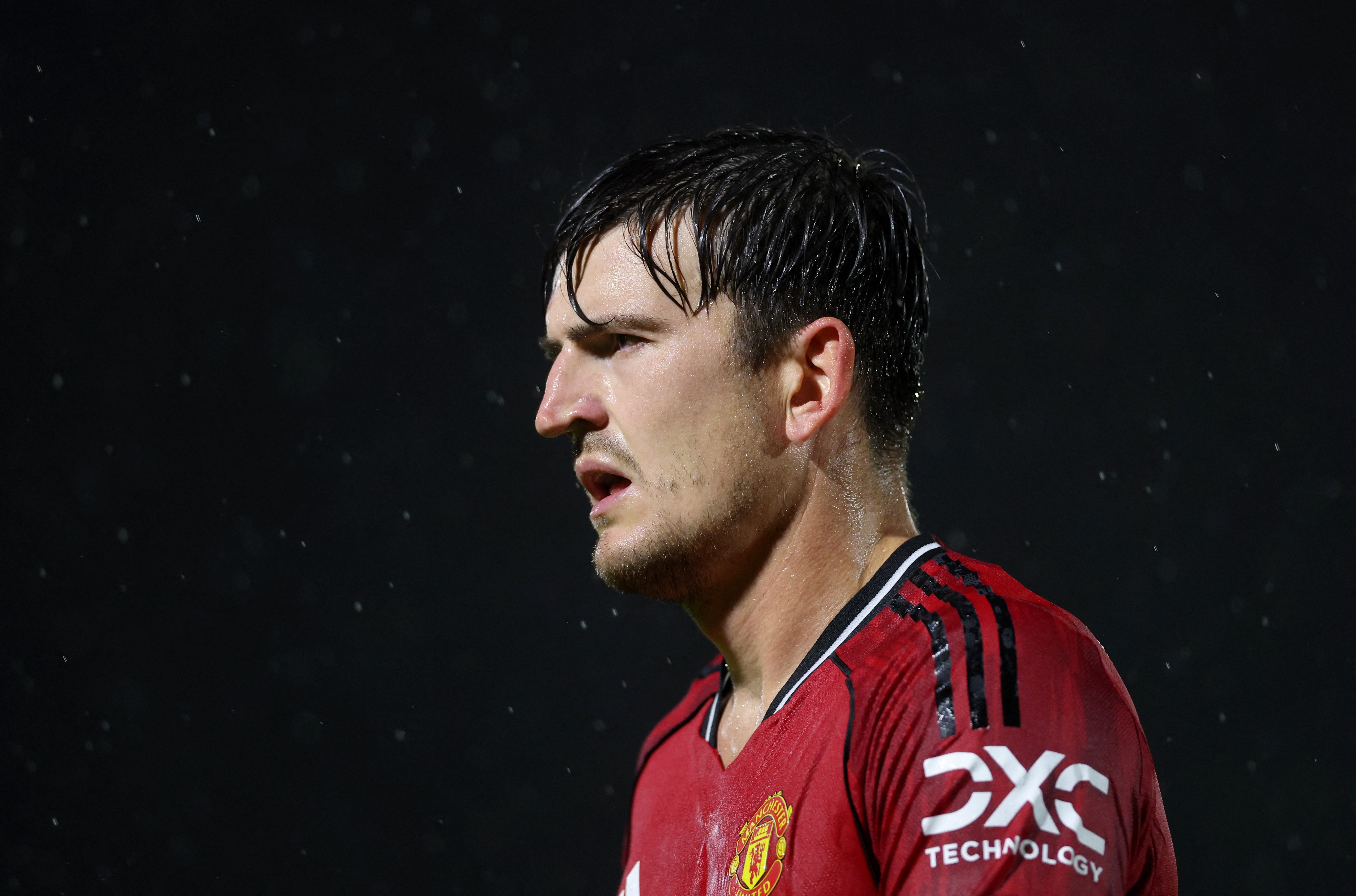 Chenh lech gia tri kho tin giua MU va Grimsby hinh anh