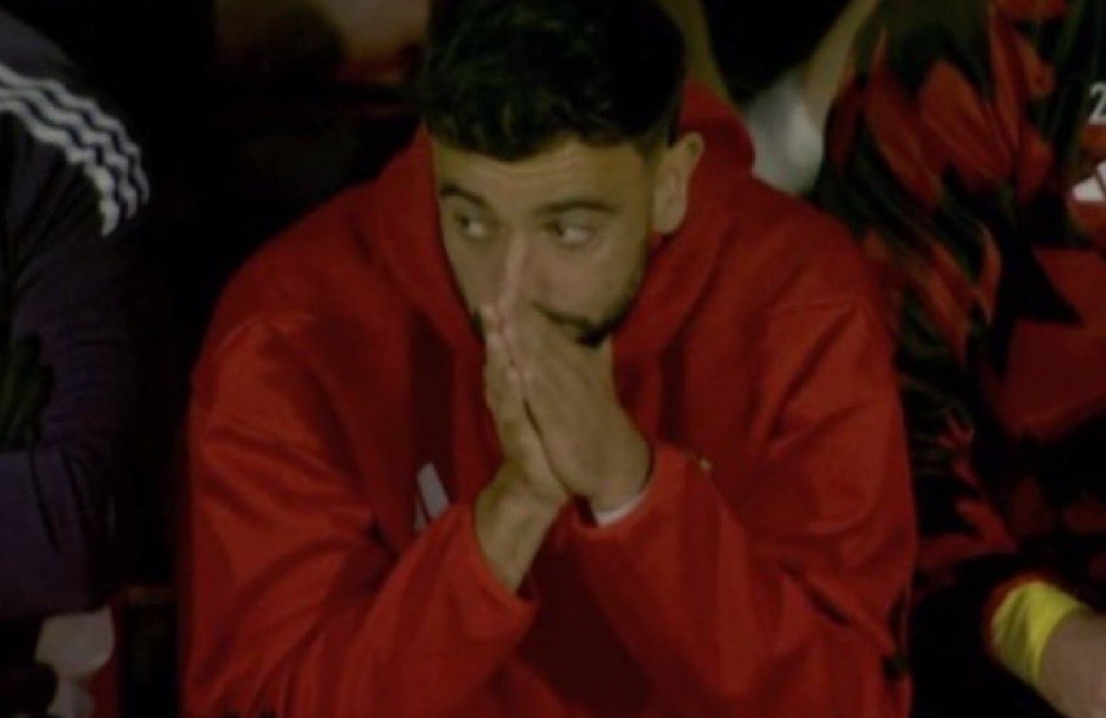 Bruno Fernandes bi soc khi MU thua Grismby hinh anh