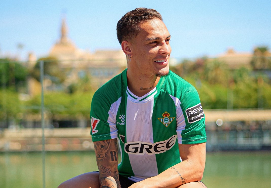 Antony tu choi gia nhap Bayern Munich hinh anh