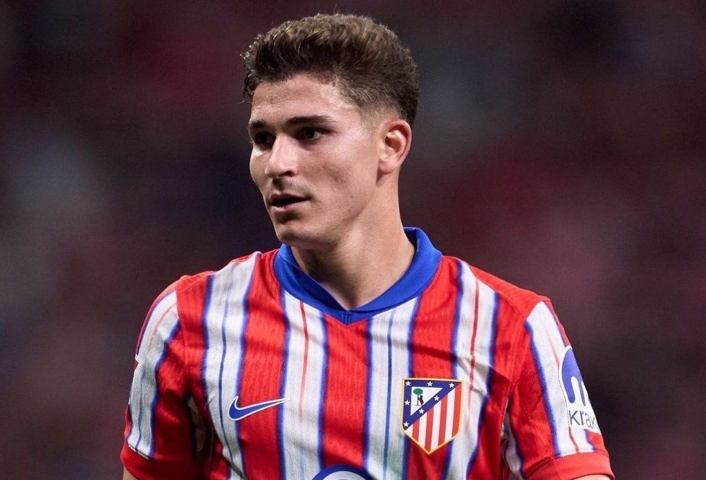 Barcelona muon kich no 'bom tan' Alvarez hinh anh