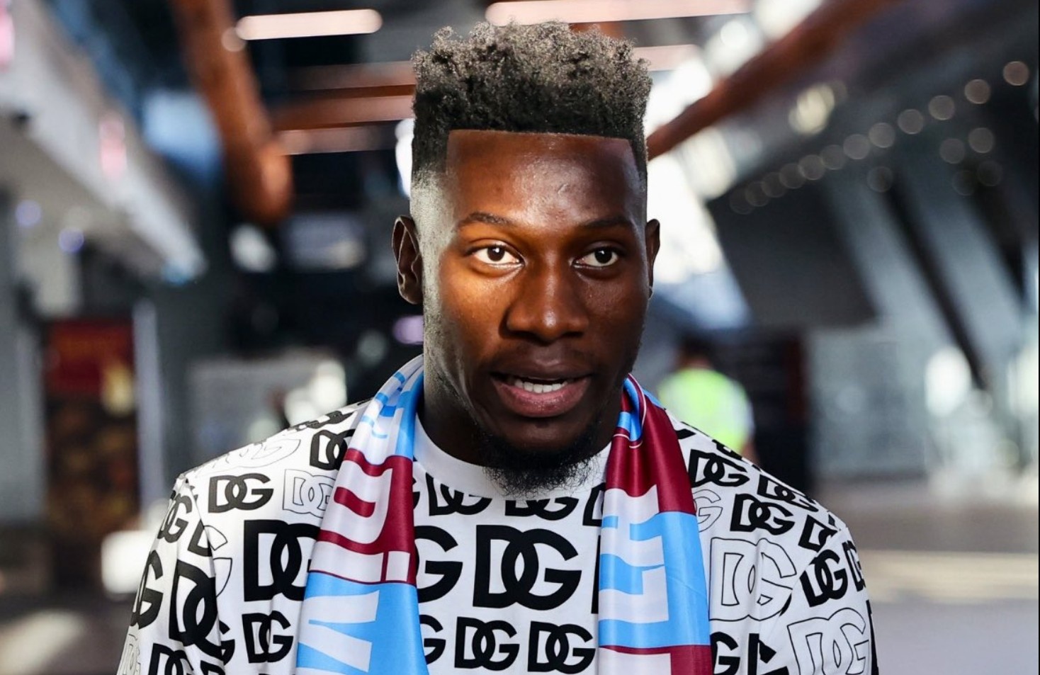 Onana doi doi khi roi MU hinh anh