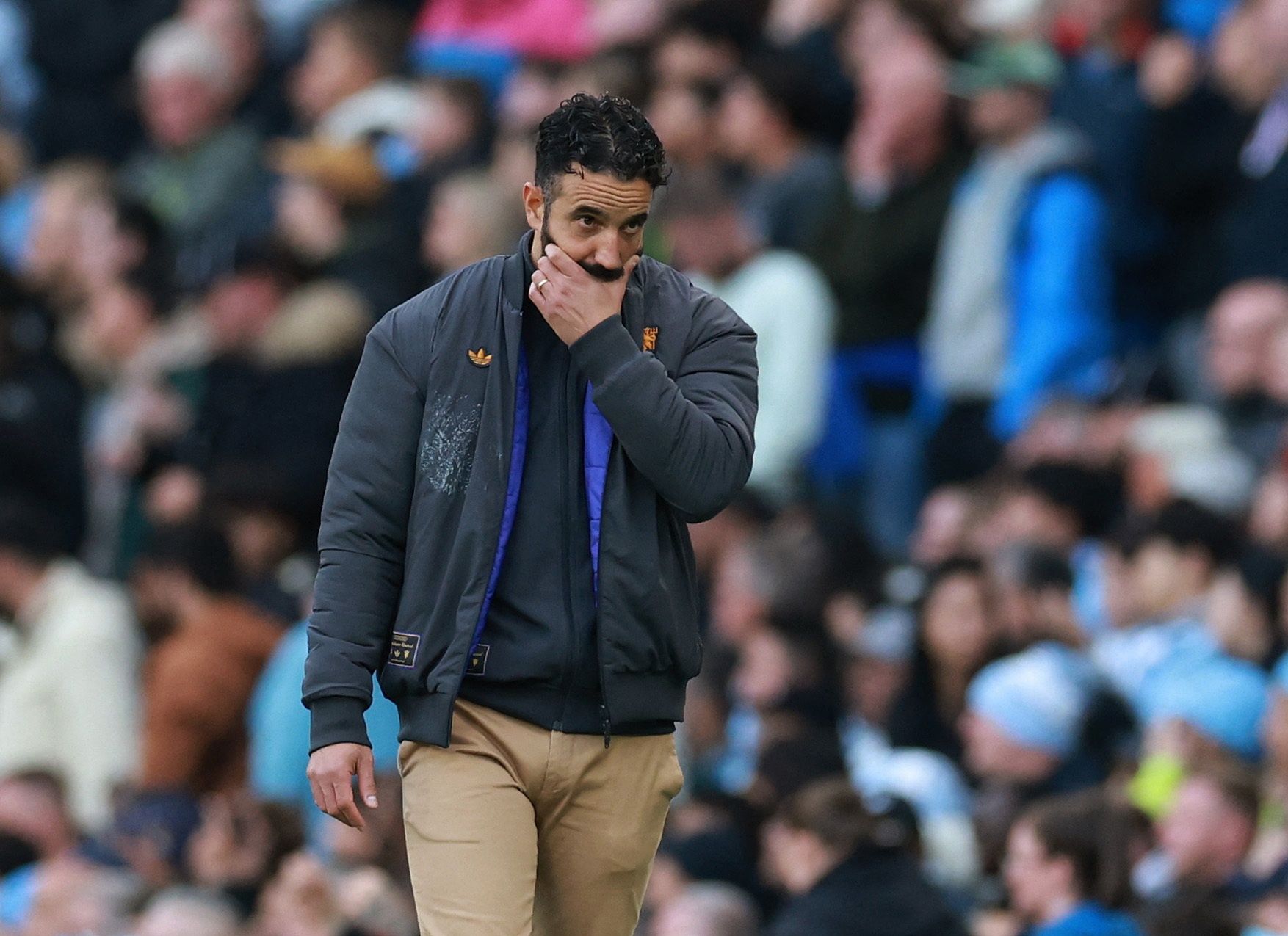 Cau thu MU mat niem tin vao Amorim hinh anh