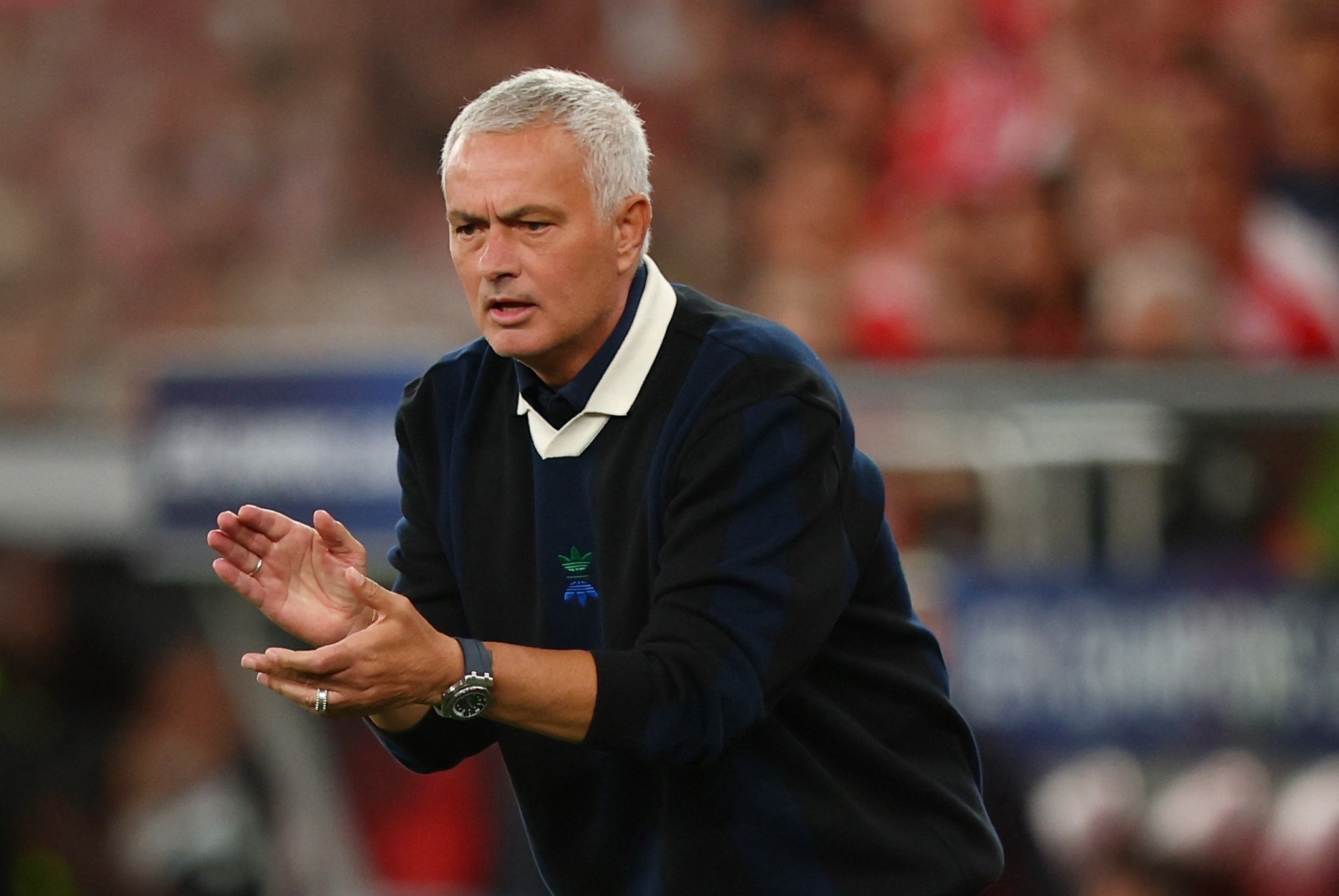 Benfica day nhanh dam phan Mourinho, mo tai hop Bernardo Silva hinh anh