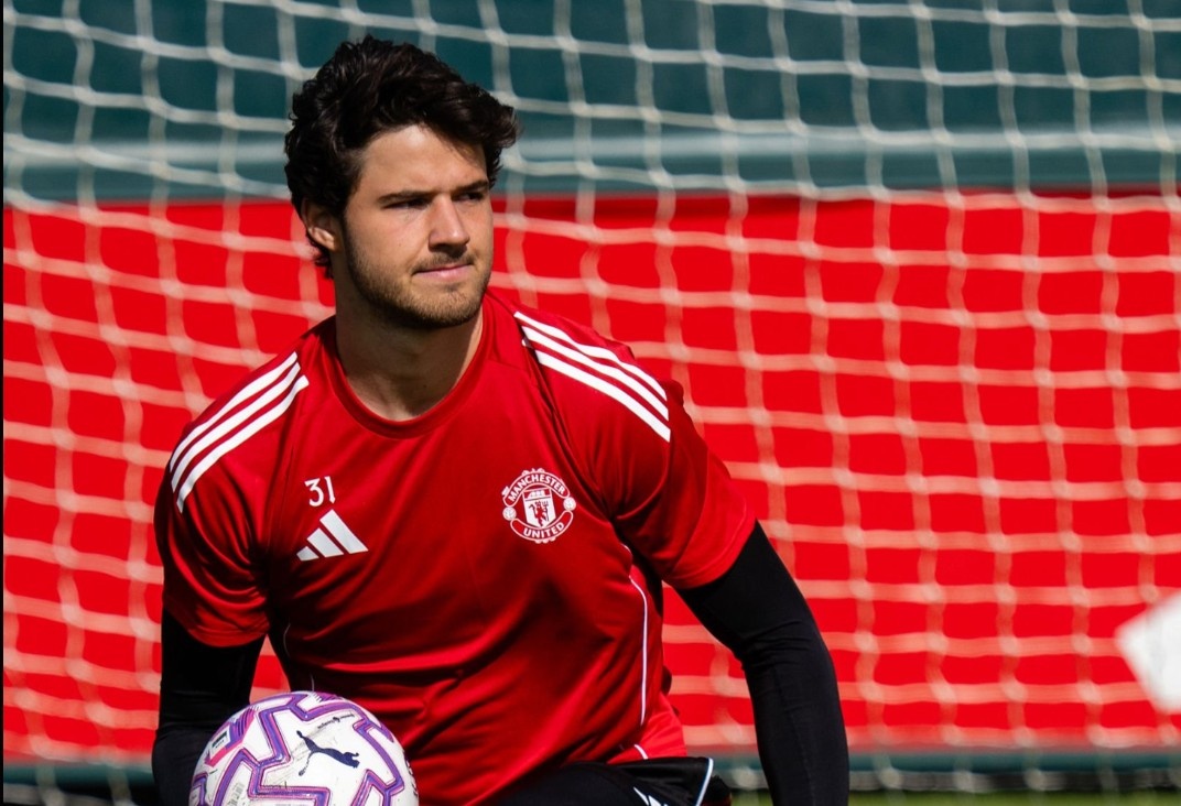 Ly do tan binh 18 trieu bang chua the ra mat MU hinh anh