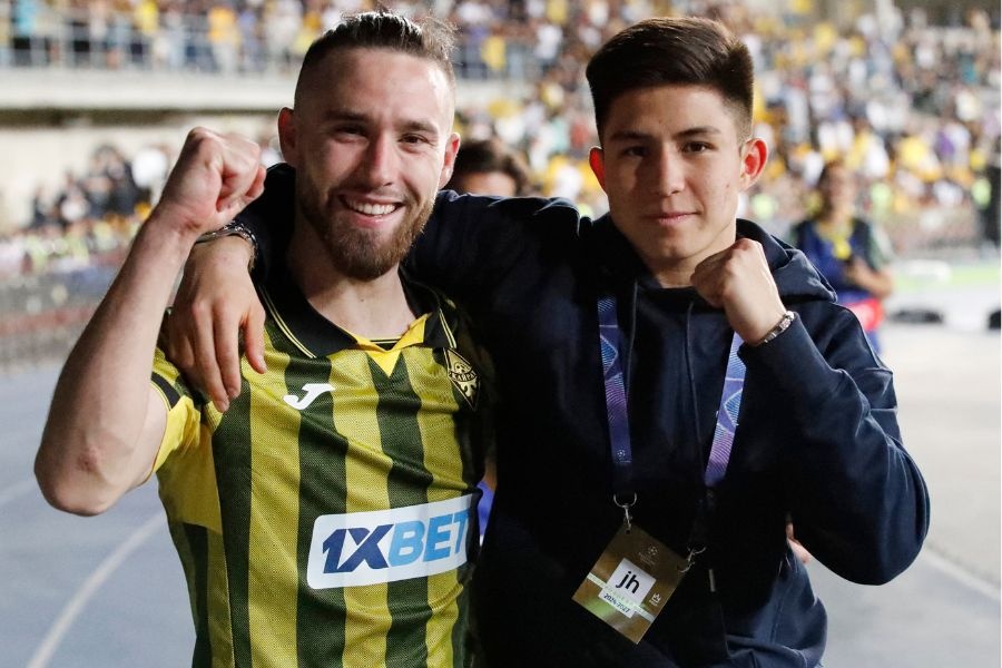 Tan binh Champions League lap ky luc moi hinh anh