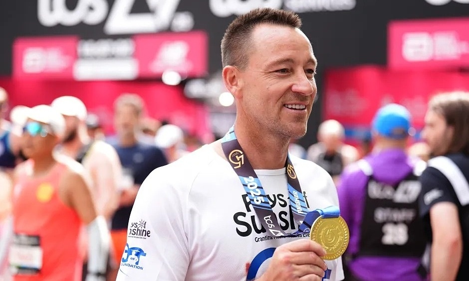 John Terry: 'Chay marathon kho hon da bong' hinh anh