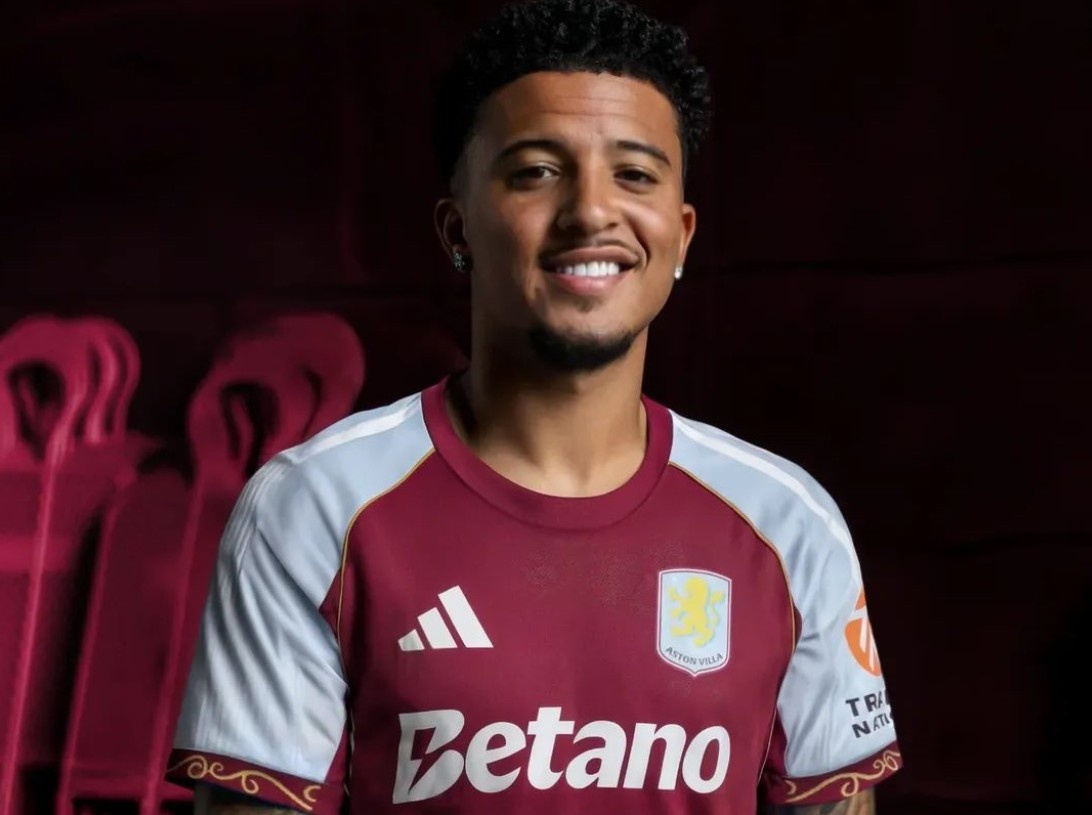 Aston Villa chot tuong lai Sancho hinh anh