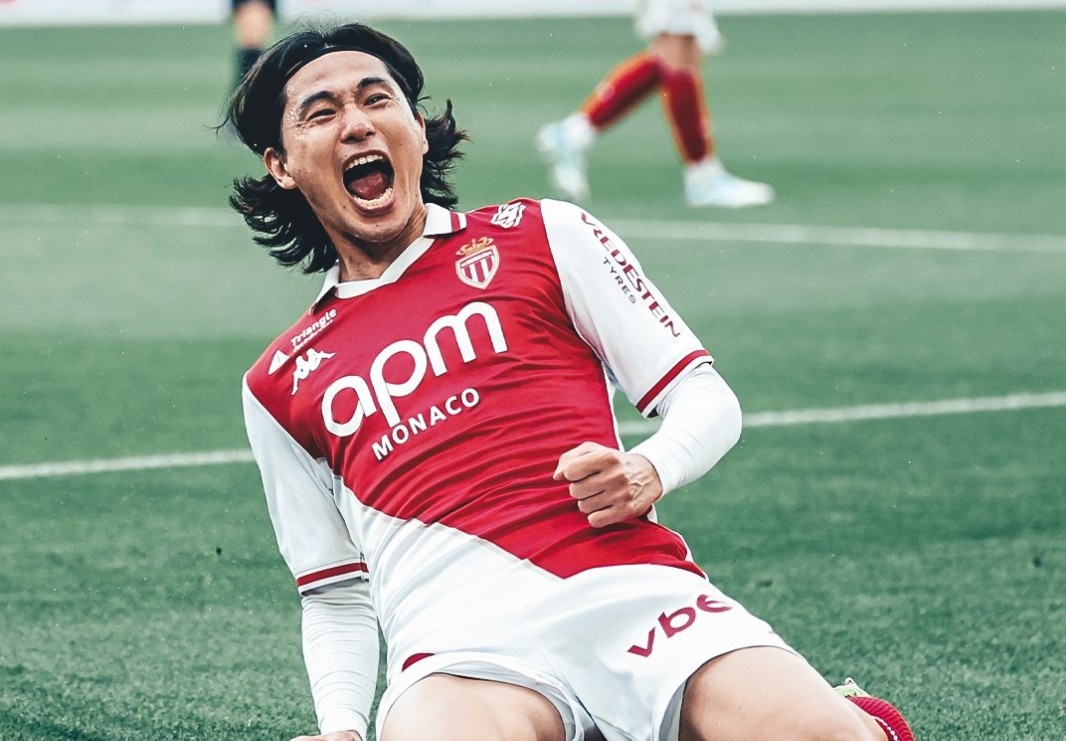 Dan sao chau A co phong do trai nguoc o chau Au hinh anh