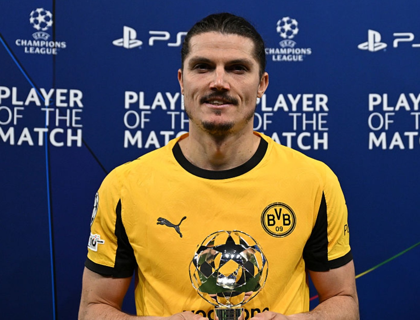 Dan cuu cau thu khien MU be mat hinh anh