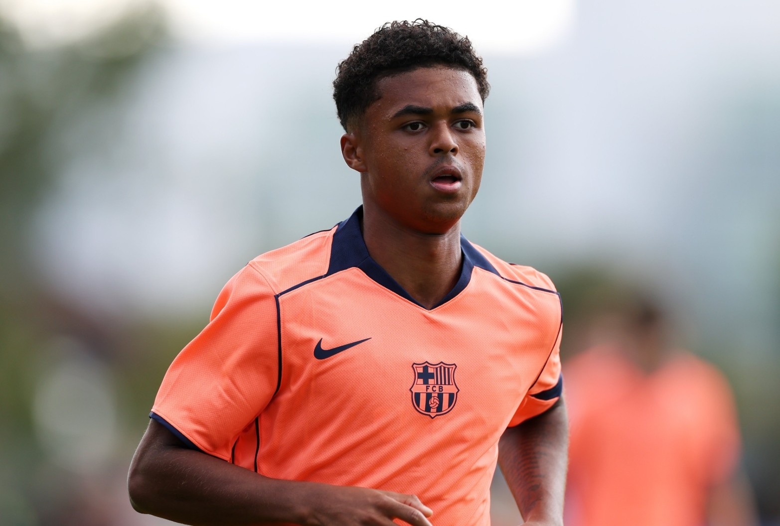 Con trai huyen thoai Ha Lan ghi sieu pham hinh anh