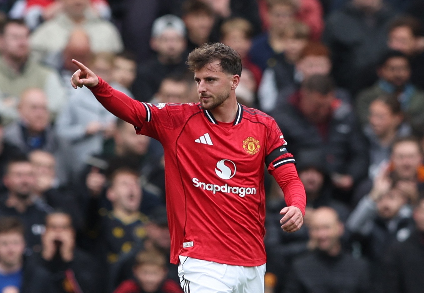 Mount dang cuu lay chiec ghe cua Amorim hinh anh