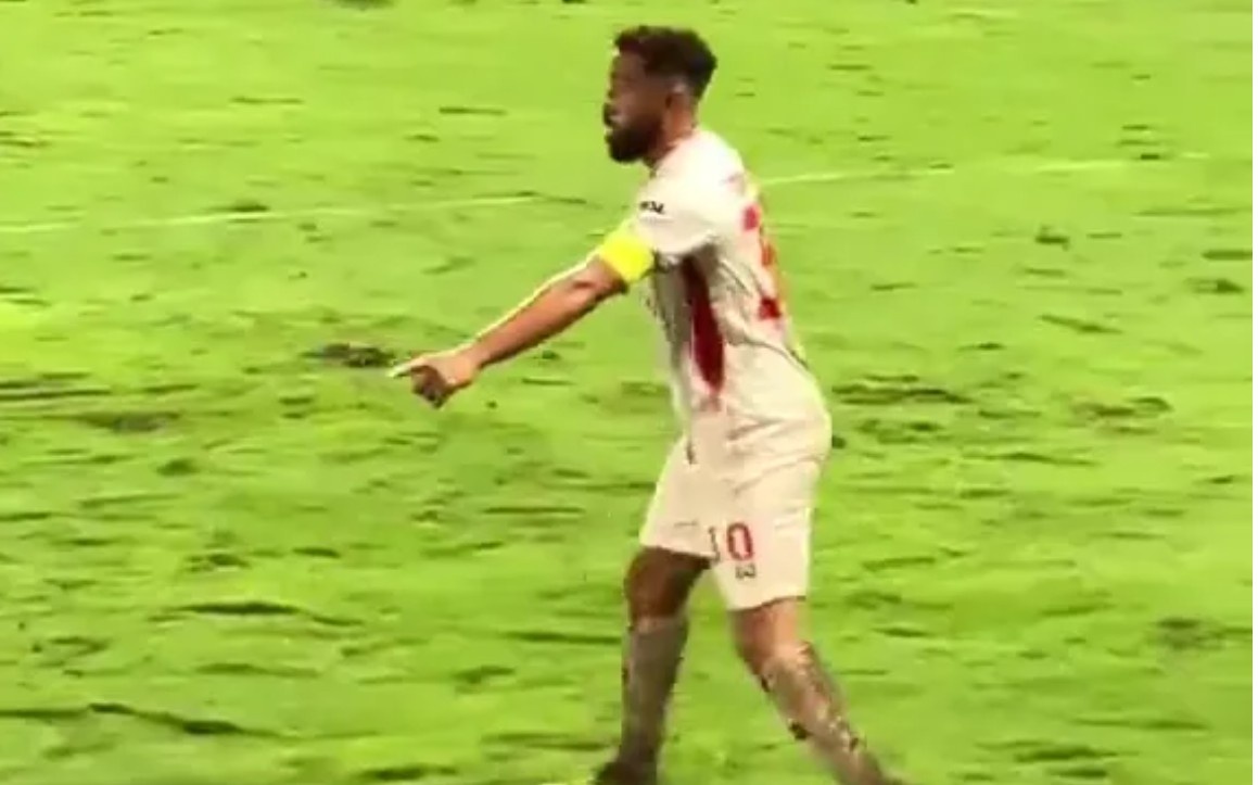 Mat san Thai League gay kinh ngac hinh anh