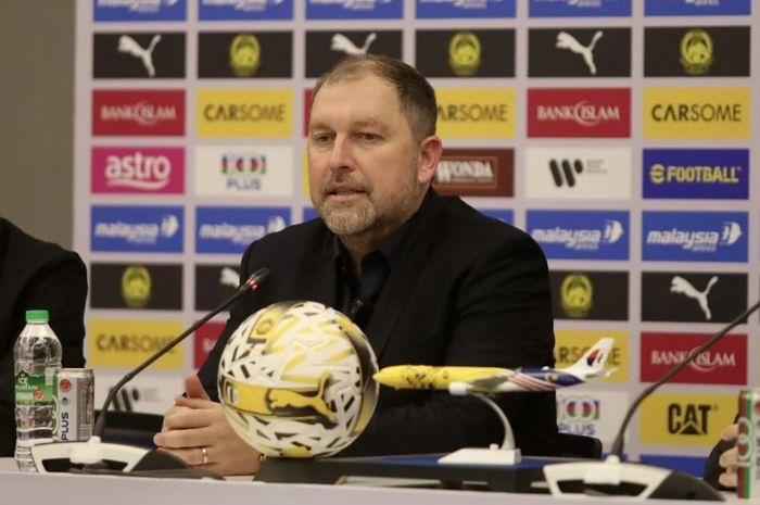 HLV Malaysia len tieng sau tran thang Lao hinh anh