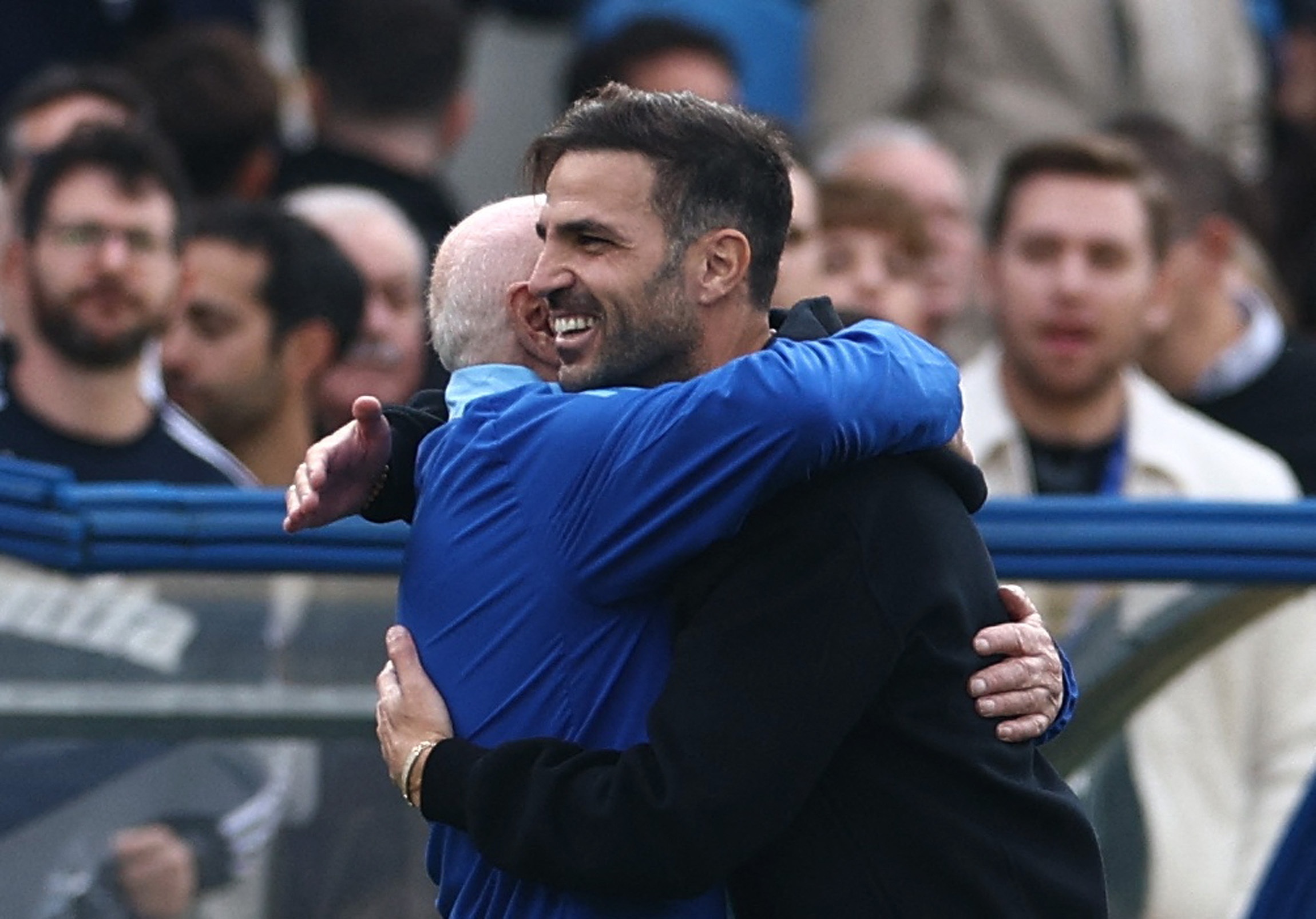 Man doi thoai gay bao cua Fabregas hinh anh