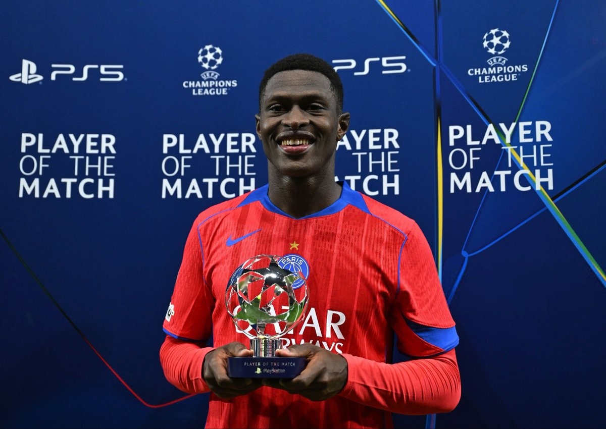 Nuno Mendes xung danh hau ve trai hay nhat the gioi hinh anh