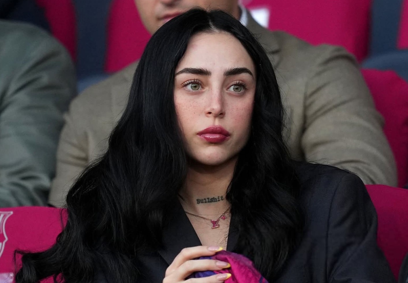Ban gai Yamal bi reo ten sau tran thua Real Madrid hinh anh