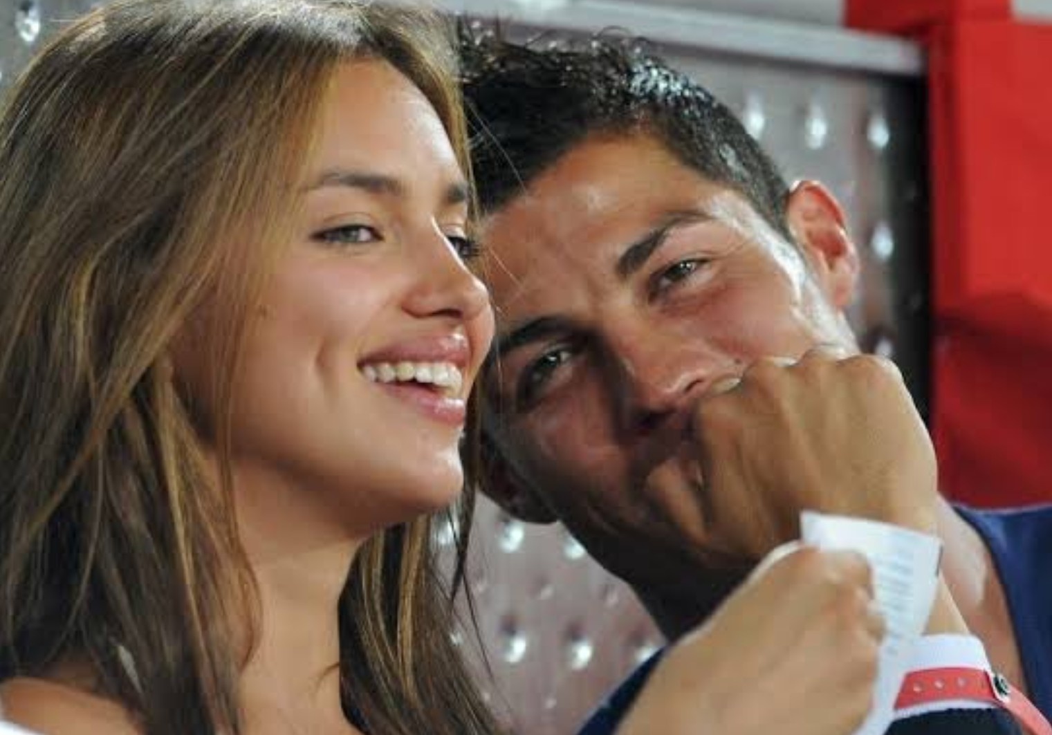 Chia tay Ronaldo, sieu mau mat 11 trieu nguoi theo doi hinh anh