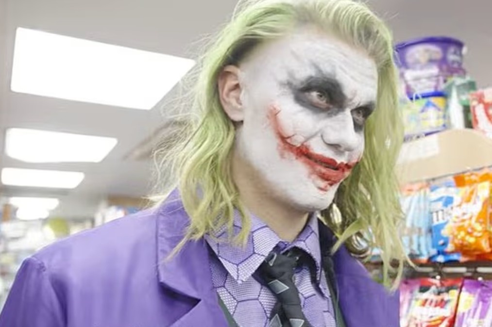 Haaland gay soc ngay Halloween hinh anh