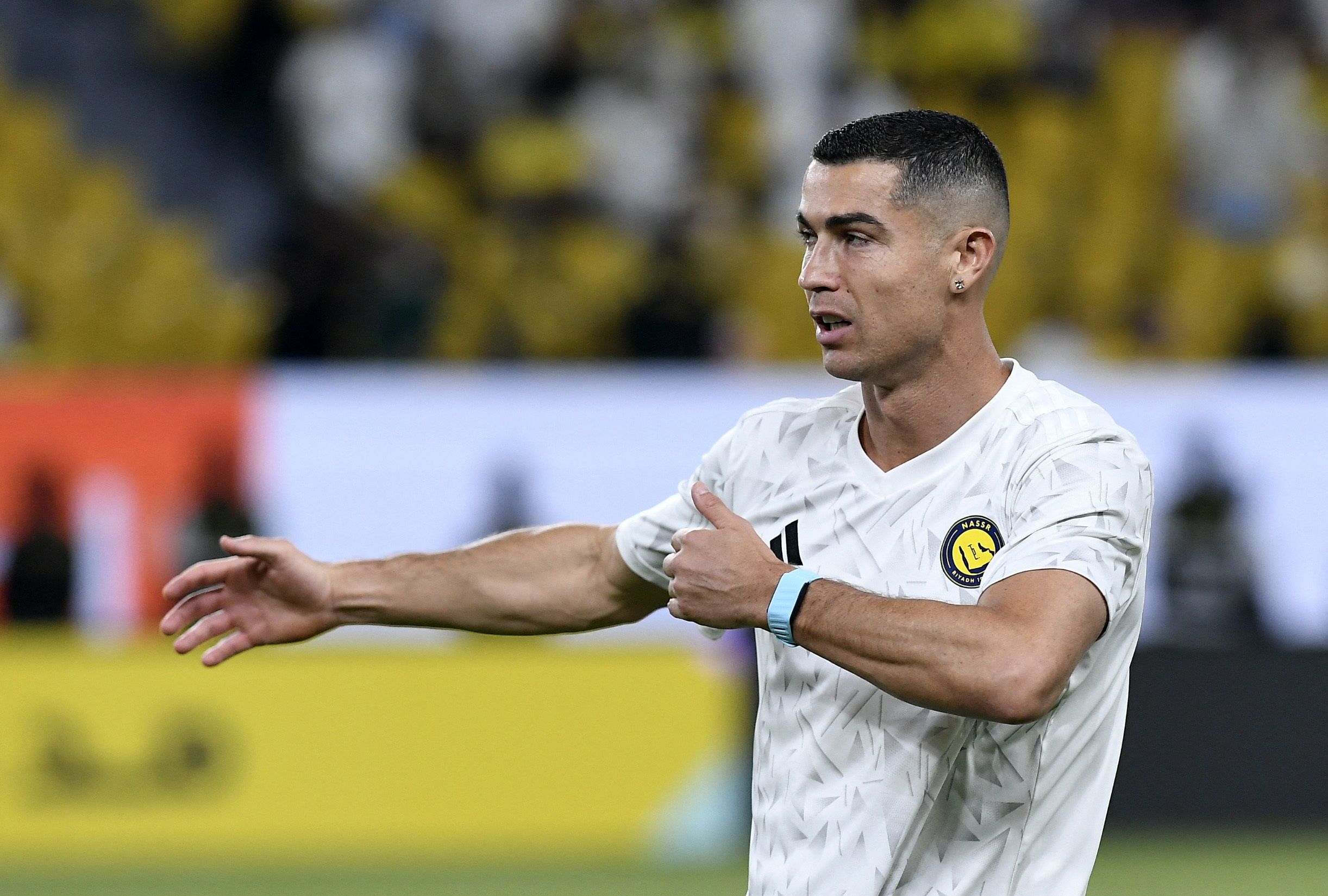 Ronaldo nhay nhot an mung ban thang hinh anh