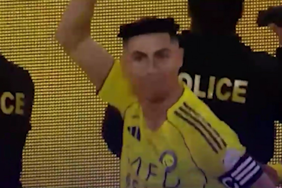 Ronaldo nhay nhot an mung ban thang hinh anh