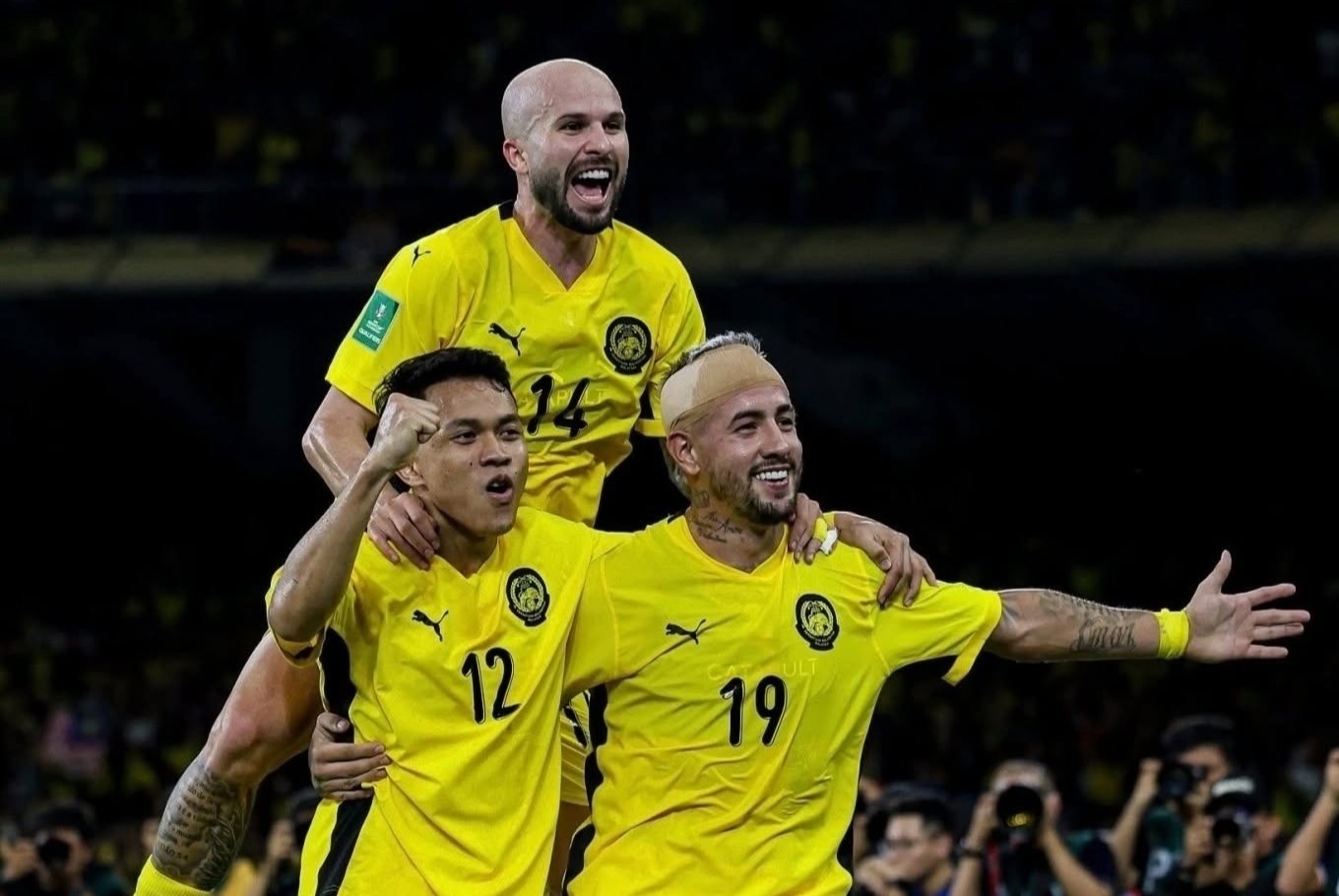AFC im lang sau khi Malaysia bi FIFA trung phat hinh anh