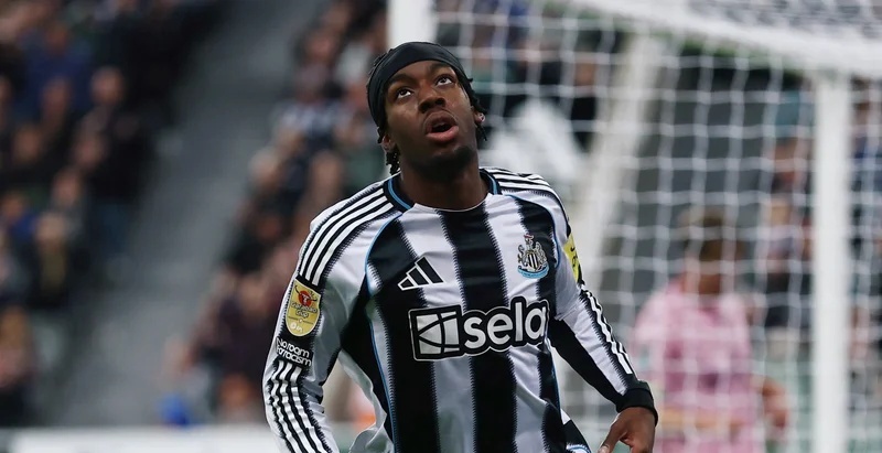 Newcastle mang ve 'qua bom xit' 55 trieu bang hinh anh