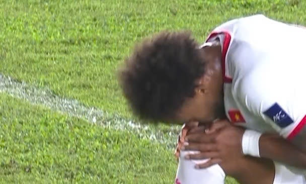 Xuan Son an mung gay chu y hinh anh